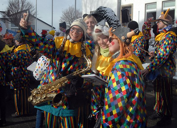 Fürstenberg zeigt jedes Jahr aufs Neue, wie vernarrt die Stadt in den Karneval ist. - © Reinhard Peters