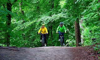 Wunderschönes Radeln wie hier an der Lutter entlang bietet die Pillepoppen-Route - wenn nur die Beschilderung nicht so löchrig wäre. - Kurt Ehmke Wunderschönes Radeln wie hier an der Lutter entlang bietet die Pillepoppen-Route - wenn nur die Beschilderung nicht so löchrig wäre. - Kurt Ehmke
