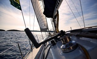 Bei einem sommerlichen Segeltörn durch den Kattegat wird ein Bielefelder Ehepaar Augenzeuge eines mutmaßlichen Mordes. - Symbolfoto: Pixabay / Creative Commons Bei einem sommerlichen Segeltörn durch den Kattegat wird ein Bielefelder Ehepaar Augenzeuge eines mutmaßlichen Mordes. - Symbolfoto: Pixabay / Creative Commons