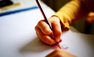 Im Bielefelder Süden soll ein Schulkind von einem Fremden angesprochen worden sein. Der Mann habe das Kind dazu bewegen wollen, mit ihm zu kommen, heißt es. - Thomas G./Pixabay Im Bielefelder Süden soll ein Schulkind von einem Fremden angesprochen worden sein. Der Mann habe das Kind dazu bewegen wollen, mit ihm zu kommen, heißt es. - Thomas G./Pixabay