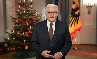 Bundespräsident Frank-Walter Steinmeier rief in seiner Weihnachtsansprache zum Zusammenhalt auf. - Foto: Michael Sohn/AP Pool/dpa Bundespräsident Frank-Walter Steinmeier rief in seiner Weihnachtsansprache zum Zusammenhalt auf. - Foto: Michael Sohn/AP Pool/dpa