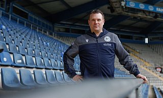 Uwe Koschinat strebt mit der Arminia den Klassenerhalt an. - Friso Gentsch/dpa Uwe Koschinat strebt mit der Arminia den Klassenerhalt an. - Friso Gentsch/dpa