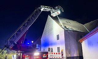Erneut musste die Feuerwehr Lichtenau am Donnerstagmorgen zur Brandstelle vom Ostermontag in Herbram ausrücken. - Ralph Meyer Erneut musste die Feuerwehr Lichtenau am Donnerstagmorgen zur Brandstelle vom Ostermontag in Herbram ausrücken. - Ralph Meyer