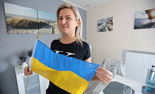 Lena Althof kommt gebürtig aus der Ukraine und lebt inzwischen in Oberbecksen. Mit dem Herzen ist sie in diesen Tagen trotzdem bei Eltern, Neffen und Freunden. - Nicole Sielermann Lena Althof kommt gebürtig aus der Ukraine und lebt inzwischen in Oberbecksen. Mit dem Herzen ist sie in diesen Tagen trotzdem bei Eltern, Neffen und Freunden. - Nicole Sielermann