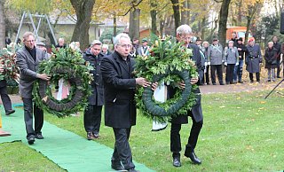 Die feierliche Kranzniederlegung findet in diesem Jahr ganz im Stillen statt. - Frank-Michael Kiel-Steinkamp Die feierliche Kranzniederlegung findet in diesem Jahr ganz im Stillen statt. - Frank-Michael Kiel-Steinkamp