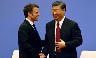 Frankreichs Präsident Emmanuel Macron trifft seinen chinesischen Amtskollegen Xi Jinping in Peking. - Ludovic Marin/AFP Pool/AP/dpa Frankreichs Präsident Emmanuel Macron trifft seinen chinesischen Amtskollegen Xi Jinping in Peking. - Ludovic Marin/AFP Pool/AP/dpa