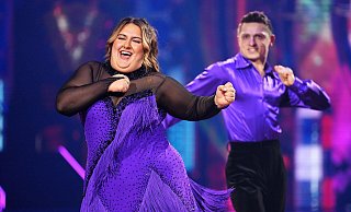 Selfiesandra und Zsolt Sándor Cseke beim Cha Cha Cha. - Show 1 Selfiesandra und Zsolt Sándor Cseke beim Cha Cha Cha. - Show 1