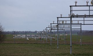 Die Start- und Landebahn des Flughafens Paderborn/Lippstadt mit der so genannten Befeuerungsanlage. - Jens Reddeker Die Start- und Landebahn des Flughafens Paderborn/Lippstadt mit der so genannten Befeuerungsanlage. - Jens Reddeker