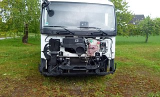 Diebe bauten diverse Fahrzeugteile von dem Lastwagen ab. - Polizei Minden-Lübbecke Diebe bauten diverse Fahrzeugteile von dem Lastwagen ab. - Polizei Minden-Lübbecke