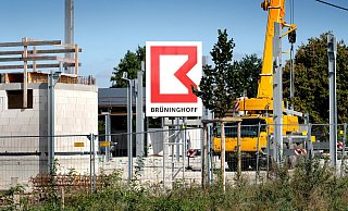 Am Dienstag hat das Verwaltungsgericht in Minden mitgeteilt: Der Baustopp für die SL Riding Ranch der Gütersloher Unternehmerin Barbara Hagedorn ist bis auf weiteres rechtskräftig. - Andreas Frücht Am Dienstag hat das Verwaltungsgericht in Minden mitgeteilt: Der Baustopp für die SL Riding Ranch der Gütersloher Unternehmerin Barbara Hagedorn ist bis auf weiteres rechtskräftig. - Andreas Frücht