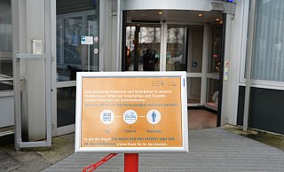 Patientenbesuche sollten in den beiden Herforder Krankenhäusern derzeit auf das Notwendigste beschränkt werden. - Peter Steinert Patientenbesuche sollten in den beiden Herforder Krankenhäusern derzeit auf das Notwendigste beschränkt werden. - Peter Steinert
