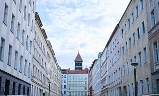 Der Trend hält an: Wohnungen, hier in Berlin, werden teurer. (Archivbild) - Annette Riedl/dpa Der Trend hält an: Wohnungen, hier in Berlin, werden teurer. (Archivbild) - Annette Riedl/dpa