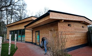Eingebettet ins Grüne: Die "Koivu"-Sauna, finnisch für Birke, liegt inmitten der Dalke-Aue in Gütersloh. - Andreas Frücht Eingebettet ins Grüne: Die "Koivu"-Sauna, finnisch für Birke, liegt inmitten der Dalke-Aue in Gütersloh. - Andreas Frücht