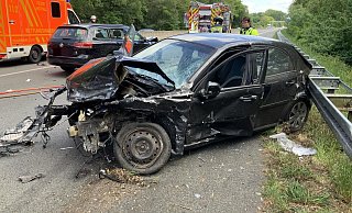 Auf der A30 hat es einen Unfall mit Verletzten gegeben. - Feuerwehr Auf der A30 hat es einen Unfall mit Verletzten gegeben. - Feuerwehr