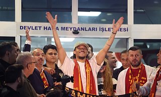 Leroy Sané sieht auch im Galatasaray-Trikot gute WM-Chancen für sich selbst. - Murat Akbas/dpa Leroy Sané sieht auch im Galatasaray-Trikot gute WM-Chancen für sich selbst. - Murat Akbas/dpa