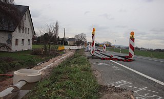 Auf der B 61-Baustelle ist auf Löhner Seite momentan kein Arbeiter zu sehen. Zu nass ist es für die Arbeiten. - Susanne Barth Auf der B 61-Baustelle ist auf Löhner Seite momentan kein Arbeiter zu sehen. Zu nass ist es für die Arbeiten. - Susanne Barth