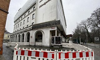 Großräumig hat die Polizei am Wochenende das einstige Nobelhotel absperren lassen. Nun besteht Handlungsbedarf. - Nicole Sielermann Großräumig hat die Polizei am Wochenende das einstige Nobelhotel absperren lassen. Nun besteht Handlungsbedarf. - Nicole Sielermann