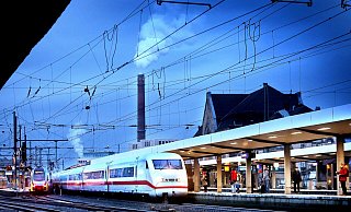 Der ICE musste in Bielefeld besonders lange halten, weil sich der aggressive Fahrgast vehement weigerte, den Zug zu verlassen. - Symbolfoto: Sarah Jonek Der ICE musste in Bielefeld besonders lange halten, weil sich der aggressive Fahrgast vehement weigerte, den Zug zu verlassen. - Symbolfoto: Sarah Jonek