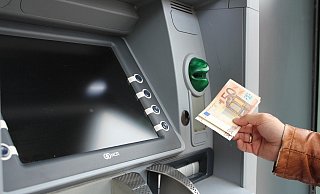 Privatkunden der Banken im Kreis Höxter müssen künftig für ihre Konten wieder tiefer in die Taschen greifen. Wie die Banken die "Anpassungen" begründen. - Themenbild: Pixabay Privatkunden der Banken im Kreis Höxter müssen künftig für ihre Konten wieder tiefer in die Taschen greifen. Wie die Banken die "Anpassungen" begründen. - Themenbild: Pixabay