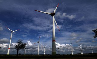 Die Energieagentur erwartet, dass bis 2030 mehr als die Hälfte des weltweiten Stroms aus emissionsarmen Quellen erzeugt wird. (Archivbild). - Bernd Wüstneck/dpa Die Energieagentur erwartet, dass bis 2030 mehr als die Hälfte des weltweiten Stroms aus emissionsarmen Quellen erzeugt wird. (Archivbild). - Bernd Wüstneck/dpa