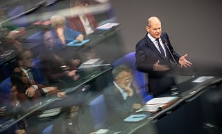 Kanzler Scholz wirbt im Bundestag für konstruktives Agieren bis zur Wahl. - Michael Kappeler/dpa Kanzler Scholz wirbt im Bundestag für konstruktives Agieren bis zur Wahl. - Michael Kappeler/dpa