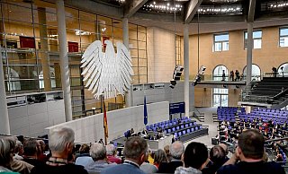 Der Bundestag genehmigt erneut eine Ausnahme von der Schuldenbremse. - Britta Pedersen/dpa Der Bundestag genehmigt erneut eine Ausnahme von der Schuldenbremse. - Britta Pedersen/dpa