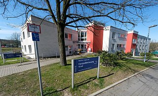Nach April mit neun Corona-Fällen hat es in Bethel nun erneut Haus Bethabara erwischt: Ein Mitarbeiter ist infiziert, Quarantäne ist erneut die Folge. - Andreas Zobe/NW Nach April mit neun Corona-Fällen hat es in Bethel nun erneut Haus Bethabara erwischt: Ein Mitarbeiter ist infiziert, Quarantäne ist erneut die Folge. - Andreas Zobe/NW