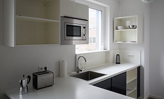 Die Küche in einer Wohnung in Bielefeld-Vilsendorf wurde einfach ausgebaut. (Symbolbild) - dpa Die Küche in einer Wohnung in Bielefeld-Vilsendorf wurde einfach ausgebaut. (Symbolbild) - dpa