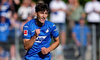 Florian Micheler bejubelt ein Tor für die TSG 1899 Hoffenheim. - IMAGO/foto2press Florian Micheler bejubelt ein Tor für die TSG 1899 Hoffenheim. - IMAGO/foto2press