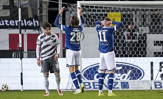 Roberts Uldrikis (Nummer 28) und Joel Grodowski (Nummer 11) vergaben bei Arminias 0:1-Niederlage in Sandhausen haufenweise beste Tormöglichkeiten. - IMAGO/foto2press Roberts Uldrikis (Nummer 28) und Joel Grodowski (Nummer 11) vergaben bei Arminias 0:1-Niederlage in Sandhausen haufenweise beste Tormöglichkeiten. - IMAGO/foto2press