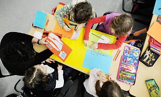 Für Kinder mit dem Förderschwerpunkt "Geistige Entwicklung" soll im Kreis Herford nun eine Lerngruppe an einer Grundschule eingerichtet werden. - dpa Für Kinder mit dem Förderschwerpunkt "Geistige Entwicklung" soll im Kreis Herford nun eine Lerngruppe an einer Grundschule eingerichtet werden. - dpa