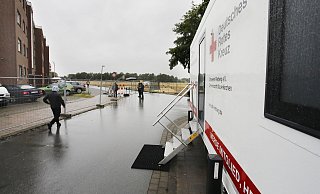 Am Zollhausweg steht mittlerweile auch ein Sanitätscontainer. Hier findet täglich für 90 Minuten eine ärztliche Sprechstunde für die unter Quarantäne gestellten Bewohner der Häuserblocks statt. - Roland Thöring Am Zollhausweg steht mittlerweile auch ein Sanitätscontainer. Hier findet täglich für 90 Minuten eine ärztliche Sprechstunde für die unter Quarantäne gestellten Bewohner der Häuserblocks statt. - Roland Thöring