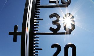 Für einen Tag ist der Hochsommer mit Temperaturen an die 30 Grad auch im Norden von OWL zurück. - dpa Für einen Tag ist der Hochsommer mit Temperaturen an die 30 Grad auch im Norden von OWL zurück. - dpa