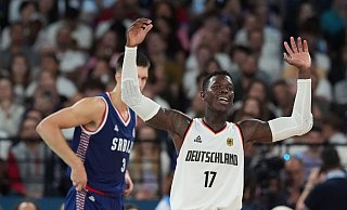 Dennis Schröder will auch unter dem neuen Nationaltrainer Erfolge feiern. - Marcus Brandt/dpa Dennis Schröder will auch unter dem neuen Nationaltrainer Erfolge feiern. - Marcus Brandt/dpa