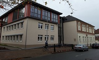 Bert Honsel (CDU) möchte Bürgermeister der Stadt Rahden bleiben. Er hat allerdings mit Florian Haase von der FDP einen Gegenkandidaten, der als Verwaltungschef ins Rathaus einziehen möchte. - Joern Spreen-Ledebur Bert Honsel (CDU) möchte Bürgermeister der Stadt Rahden bleiben. Er hat allerdings mit Florian Haase von der FDP einen Gegenkandidaten, der als Verwaltungschef ins Rathaus einziehen möchte. - Joern Spreen-Ledebur
