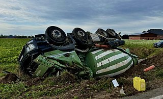 Der Fahrer des Lkw wurde bei dem Unfall in Rheda-Wiedenbrück leicht verletzt. - Danielle Dörsing Der Fahrer des Lkw wurde bei dem Unfall in Rheda-Wiedenbrück leicht verletzt. - Danielle Dörsing