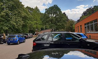 Auf dem Parkplatz der Grundschule soll ein Container aufgestellt werden. - Sylvia Tetmeyer Auf dem Parkplatz der Grundschule soll ein Container aufgestellt werden. - Sylvia Tetmeyer