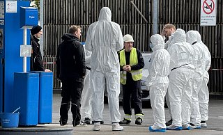 Natali K. stirbt bei dem Autobrand an der Aral-Tankstelle in Gütersloh; ihr Mann überlebt schwer verletzt. - Wolfgang Wotke Natali K. stirbt bei dem Autobrand an der Aral-Tankstelle in Gütersloh; ihr Mann überlebt schwer verletzt. - Wolfgang Wotke