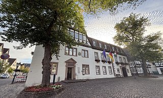 Mit Tino Wenkel bekommt das Beverunger Rathaus im November einen neuen Verwaltungschef. Auch im Rat der Stadt gibt es ein paar Veränderungen. - Nicole Fischer Mit Tino Wenkel bekommt das Beverunger Rathaus im November einen neuen Verwaltungschef. Auch im Rat der Stadt gibt es ein paar Veränderungen. - Nicole Fischer