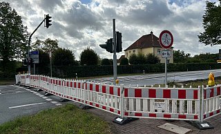 Die B61 zwischen Gütersloh und Rheda-Wiedenbrück ist seit Montag, 15. September, zwischen der Kreuzung am Stadtring Kattenstroth und der Gütersloher Straße für die Sanierung vollgesperrt. - Christian Bröder Die B61 zwischen Gütersloh und Rheda-Wiedenbrück ist seit Montag, 15. September, zwischen der Kreuzung am Stadtring Kattenstroth und der Gütersloher Straße für die Sanierung vollgesperrt. - Christian Bröder