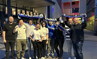 Wir haben schon als Kinder in Block 3 auf dem Zaun gestanden: Diese Gruppe Arminia-Fans spricht eine Film-Empfehlung für alle Arminia-Fans aus. - Finn Henry Kollmeier Wir haben schon als Kinder in Block 3 auf dem Zaun gestanden: Diese Gruppe Arminia-Fans spricht eine Film-Empfehlung für alle Arminia-Fans aus. - Finn Henry Kollmeier