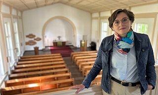Die Gütersloher Pfarrerin Wiebke Heine führt die Gespräche für die Veräußerung von Immobilien der evangelischen Gemeinde. Auch die Johanneskirche am Pavenstädter Weg steht zum Verkauf. - Christian Bröder Die Gütersloher Pfarrerin Wiebke Heine führt die Gespräche für die Veräußerung von Immobilien der evangelischen Gemeinde. Auch die Johanneskirche am Pavenstädter Weg steht zum Verkauf. - Christian Bröder