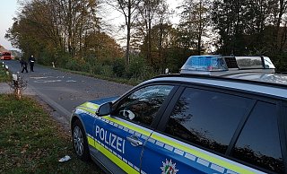 Die Unfallstelle liegt wenige hundert Meter hinter der offiziellen Bushaltestelle Frettholzweg. In diesem Abschnitt der Eisberger Straße ist Tempo 70 erlaubt. Die Aufnahme entstand vorigen Donnerstag. - Korfesmeyer Die Unfallstelle liegt wenige hundert Meter hinter der offiziellen Bushaltestelle Frettholzweg. In diesem Abschnitt der Eisberger Straße ist Tempo 70 erlaubt. Die Aufnahme entstand vorigen Donnerstag. - Korfesmeyer