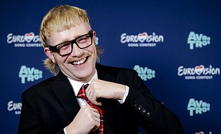 Joost Klein bei der Präsentation des niederländischen Beitrags zum Eurovision Song Contest 2024. - Robin Van Lonkhuijsen/ANP/dpa Joost Klein bei der Präsentation des niederländischen Beitrags zum Eurovision Song Contest 2024. - Robin Van Lonkhuijsen/ANP/dpa