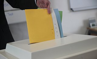 7.291 Spengerinnen und Spenger haben am Sonntag gewählt. Das entspricht einer Wahlbeteiligung von knapp unter 64 Prozent. - Jan-Henrik Gerdener 7.291 Spengerinnen und Spenger haben am Sonntag gewählt. Das entspricht einer Wahlbeteiligung von knapp unter 64 Prozent. - Jan-Henrik Gerdener