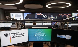 Das neue Nationalen IT-Lagezentrum im Bundesamt für Sicherheit in der Informationstechnik (BSI). - Oliver Berg/dpa Das neue Nationalen IT-Lagezentrum im Bundesamt für Sicherheit in der Informationstechnik (BSI). - Oliver Berg/dpa