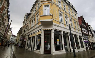Die Filiale am Neuen Markt bleibt noch geschlossen. - Susanne Barth Die Filiale am Neuen Markt bleibt noch geschlossen. - Susanne Barth