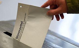 Im nächsten Jahr wird ein neuer Bundestag gewählt - die Frage ist nur: wann? (Symbolbild) - Arne Dedert/dpa Im nächsten Jahr wird ein neuer Bundestag gewählt - die Frage ist nur: wann? (Symbolbild) - Arne Dedert/dpa