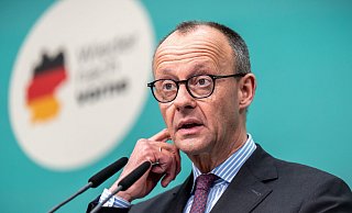 CDU-Chef Friedrich Merz strebt bereits in wenigen Tagen Beschlüsse zu neuen Sondervermögen an. - Michael Kappeler/dpa CDU-Chef Friedrich Merz strebt bereits in wenigen Tagen Beschlüsse zu neuen Sondervermögen an. - Michael Kappeler/dpa