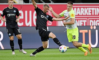 Sebastian Klaas (vorne l.), hier im Duell gegen FCK-Akteur Tobias Raschl, absolvierte ein starkes Startelfdebüt, hatte allerdings Pech im Abschluss. - Imago Images Sebastian Klaas (vorne l.), hier im Duell gegen FCK-Akteur Tobias Raschl, absolvierte ein starkes Startelfdebüt, hatte allerdings Pech im Abschluss. - Imago Images
